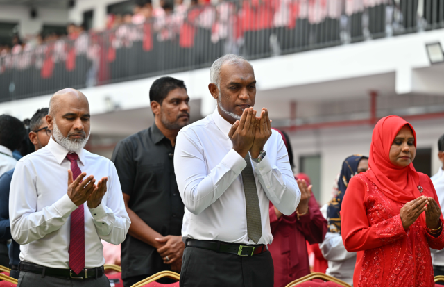 Fathis namaadhun dhuvas fashan dharivarun raees ilthimaas kuravvaifi