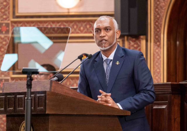 Muvazzafunge agu vazan koh BML staff award baavvaifi