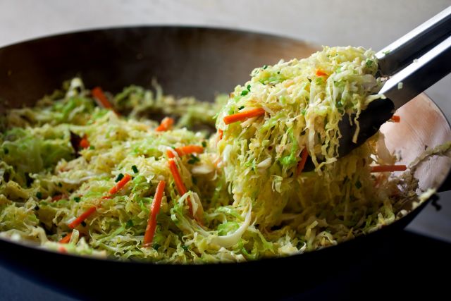 Press badhige: Stir fried cabbage 