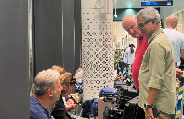 Fathuruverinnah eheetheri ve dhinumah Visit Maldives ge counter eh VIA gai gaaimu kohffi