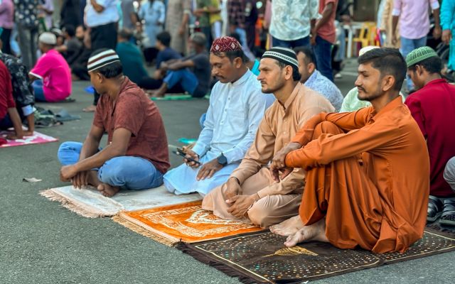 Eid ge ufalugai bidheyseen baiverikoh, aniyaa libemundhaa muslimunnah heyo dua kuran govaalaifi 