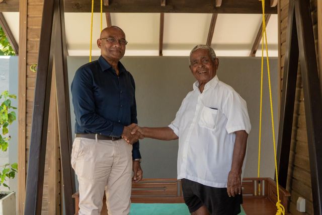 Uhchu, Jaleel ah thaaeedhu kurevvaifi