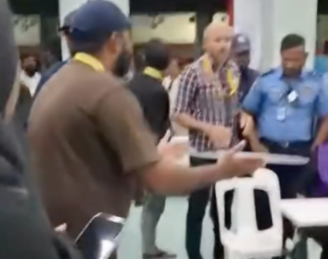 Baathil vote thakaamedhu zuvaabu ginave, baeh foshithakuge vote gunun huttumakah