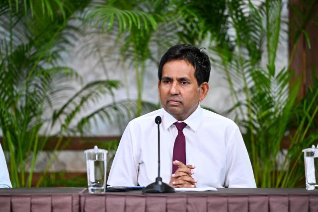 Hnaguraamaige sababun Lanka gai thaashivi 4241 container ge therein 2500 container clear koffi 