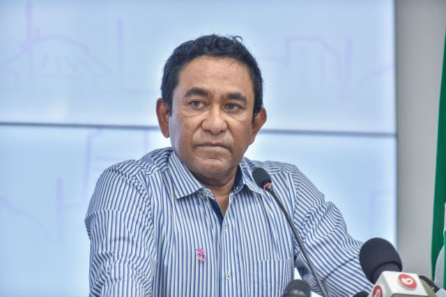 Hayyarukuri noosverin vaguthun minivan kurumah raees Yaameen govaalavvaifi 