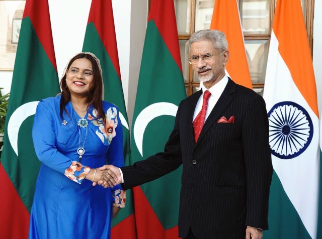 Raajje aai India aa dhemedhu oiy gulhun ithuru harufathakh gendhiumah mashvaraa koffi 