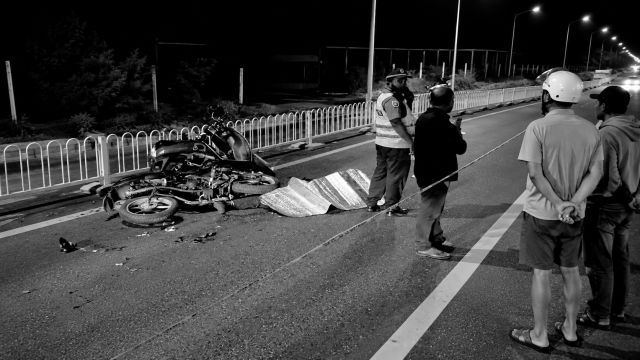Airport light kaireegai hingi nurakkaatheri accident ehgai meehaku niyaavejje 