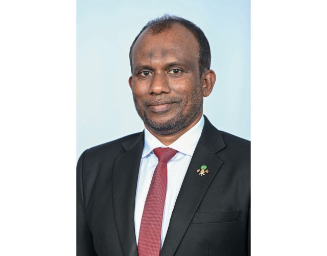 Raees offeehuge Principal Secretary to the President ge magaamah Dr. Maahid ayyanu kuravvaifi