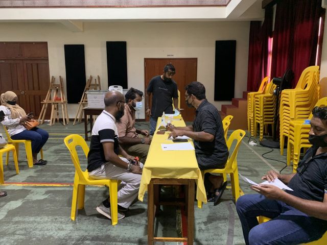 Kureege immigration controller Sham'aan ge mahchah 25 aharuge jalu hukumeh ivvaifi 