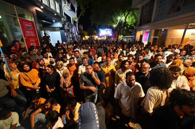 Buraasfathi dhuvahu MDP in mulhi rajjeyge maguthakah nukume sarukaaraa dhekolhah muzaaharaa kuranee 