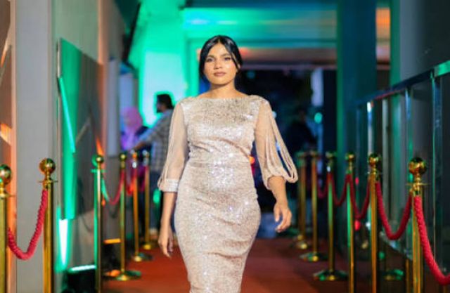 Vaige magun Rajje ah Drug ethere kuri massala: Roona Sharee ah nimen dhen bandhu kohffi