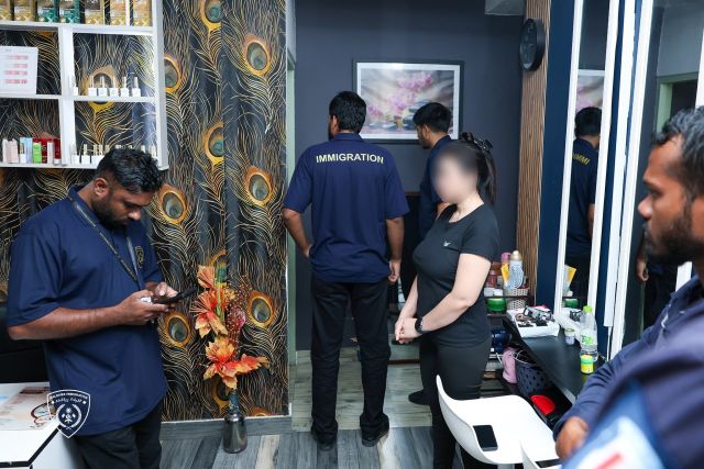 12 saloon eh balai faaskoh 3 bidheysee aku athulaigenfi