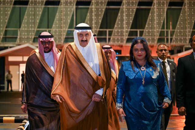 Minivan dhuvas sharafuverikohdhevumah fahu Saudi mandoobu furaavafaihenfi