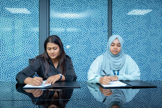 Gehlligen hoadhamundhaa sergent Ali Nafiuge mainbafainnaa bahdhalu kuran minister aai CP N. Manadhuah 