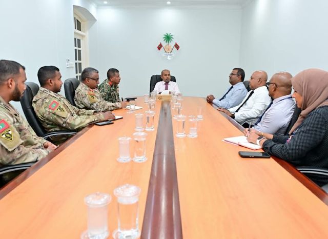 Raajjeygai parachute jump thamreenuthah feshumah defence minister island aviation aa bahdhalukuravvaifi 
