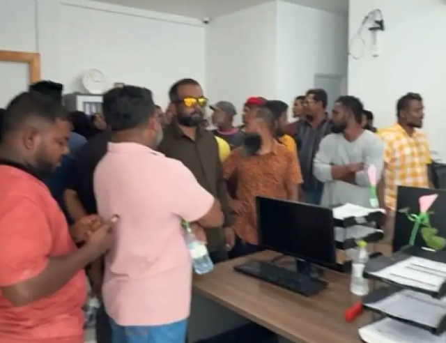 Social media gai dhaurukuraa home ministry ge city akee fake eh: Minister Ihusaan