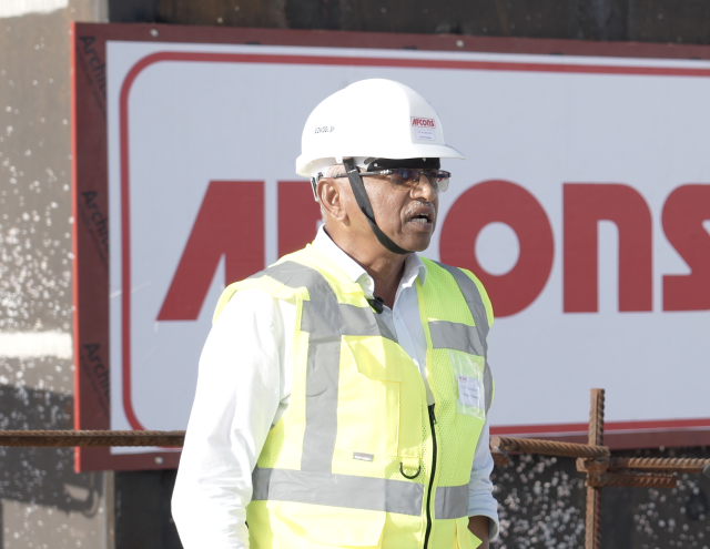 Thilamale' bridge dhillaanee Solar hakathain