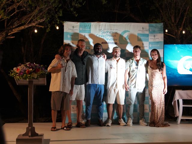 !4 vana Four Seasons Maldives Surfing Champions Trophy fashaifi