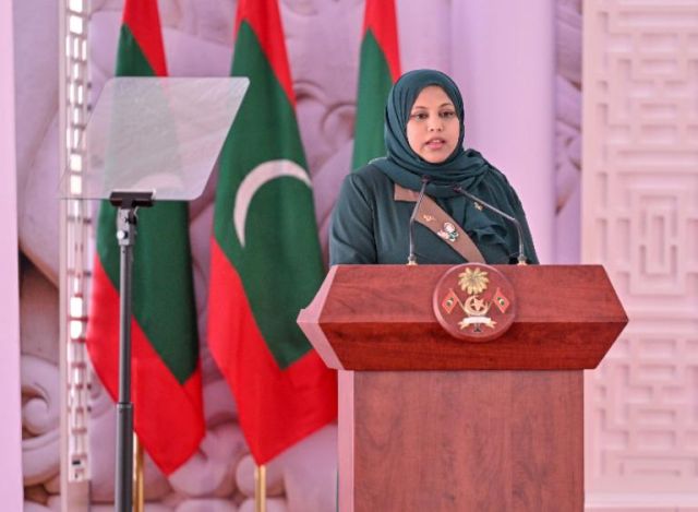 Dhivehi Shahusiyyathu dhamahattan thaareehee dhiraasaathah ithuru kuran jehey: Heena