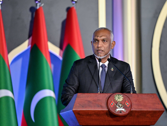 Saththain saththa muslin gaumehge gothugai oiy sharaf dhemehettumah Raees ilthimaas kuravvaifi