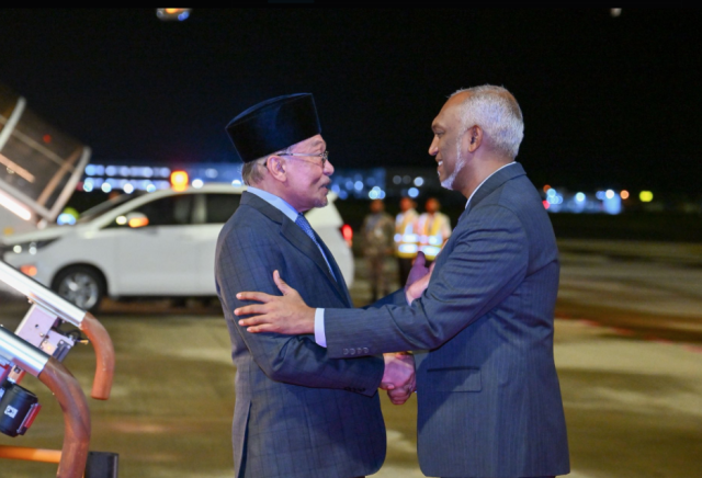 Malaysia ge boduvazeer Anwar Ibrahim Raajje vadaigenfi
