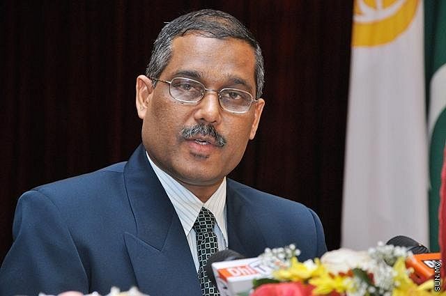 Kureege immigration controller Dr. Mohamed Ali avahaara vehjje