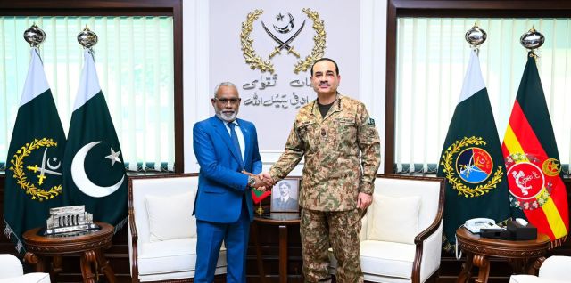 Dhe gaumuge dhemedhugai oiy gulhun varugadha kurumaa gulhey gothun Pakistan ge Chief Marshal aaeku mashvaraakoffi 