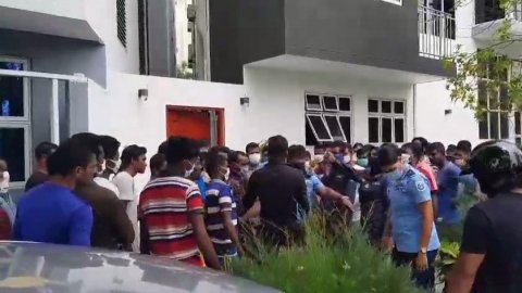 Expat strike at Hulhumale, confronts police