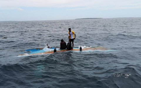Boat traveling to Kurinbi capsizes with 3 onboard