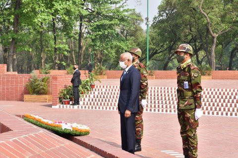 President begins Bangladeshi trip with visits to key sites