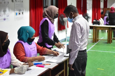 Komandoo By-election: Voting underway in full force