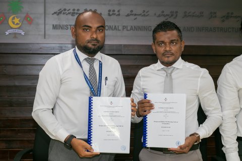Govt signs contract to build 40 housing units in Manadhoo