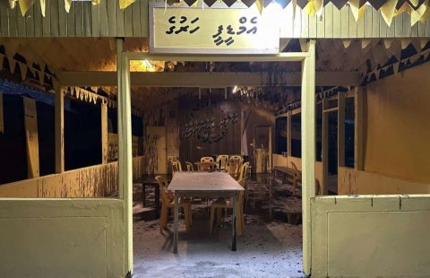 Crude oil thrown at MDP office in Hondehdhoo
