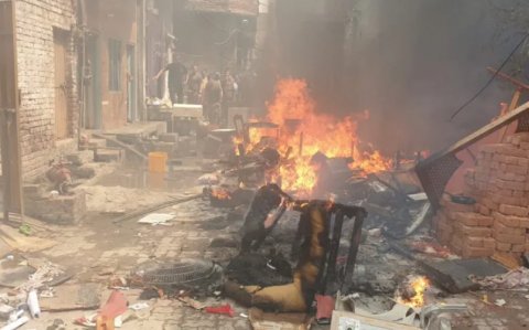 Mobs burn Christian churches, homes in Pakistan