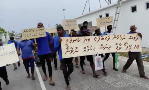 Dhihdhoo Fenaka employees protest over cancelled contracts