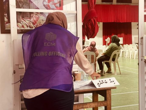 Majlis 20: Election officials close voting queues 