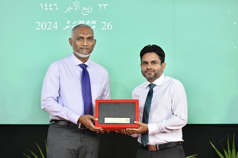 President accept the judges' gown honouring his father