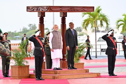Modi given ceremonial welcome in the Maldives