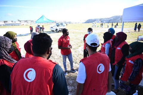 President lauds the courage of humanitarian workers worldwide