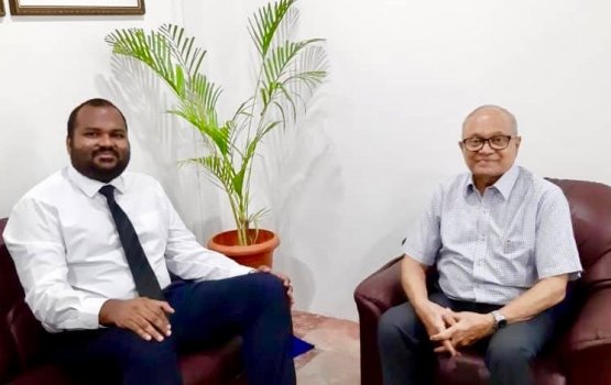 Yameen ge fikurah Ali Waheed thaaeedh nukurumun Maumoon ge Shukuru Ali Waheed ah!