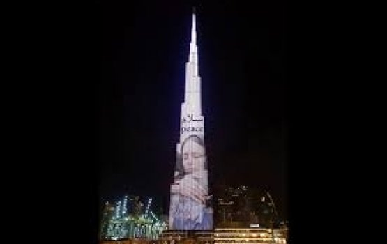 Jacinda Ardern ge sharafugai Burj Khalifa dhillaifi 