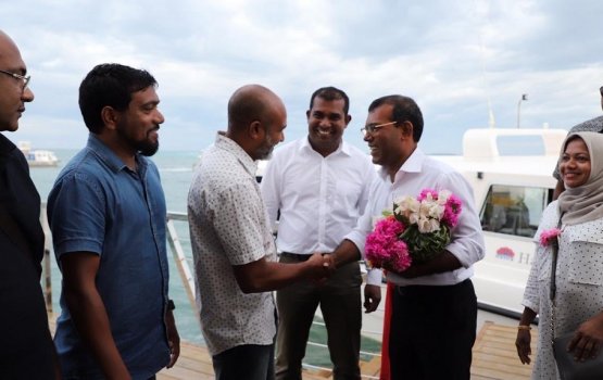 Raees Nasheed ah Thinadhoon marubahaa kiee Mughnee