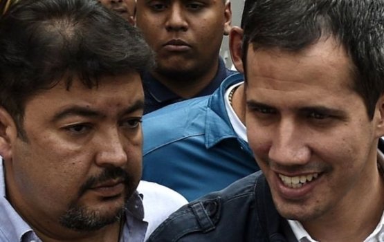 Venezuela ge idhikolhu leader 15 aharah suspend 