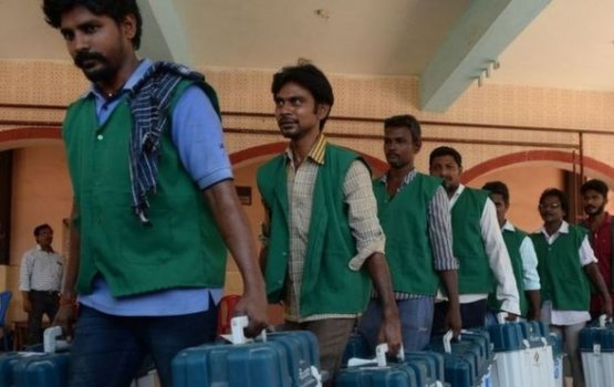 India ge inthihaabee officialaku maraalaifi