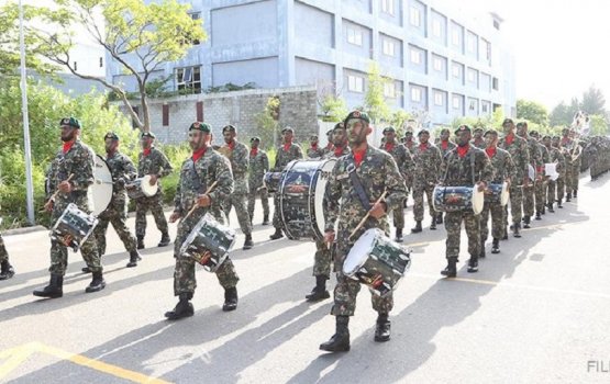 Maadhamaage sahrafuge hingaalumugai sifaing baeh ulhandhu thah dhakkaalanee