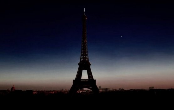 Sri Lanka ahttakai Eiffel Tower nivvalaifi 