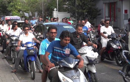 Rasmee gadithakugai 4 furolhulee vehicle thakah Majeedhee magu oneway kuranee