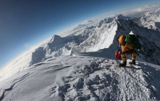 Everest farubadha aa gulhigen China aai Nepal in furathama faharah eggalakah 