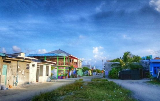 Lh.Hinnavaruge rahvehi kan dhookollaa nama 2000 rufiya ge fee eh naganee