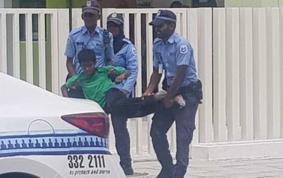 Fiyavathi faaru macha araa thibi kudhin thakeh fuluhun baaluvaifi